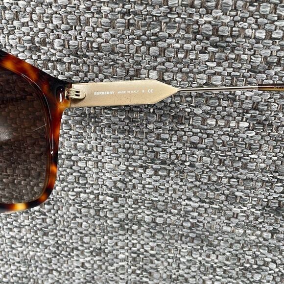 Burberry‎ Sunglasses Womans Tortoise Frames Black and Brown Rectangular Frames W - Picture 6 of 7